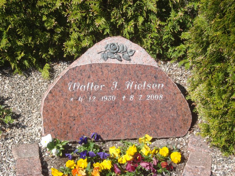 Walter J. Nielsen.jpg